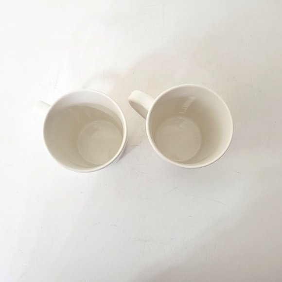 Royal Doulton Ellen Degeneres Christmas Mugs Set of Two - Picture 5 of 7